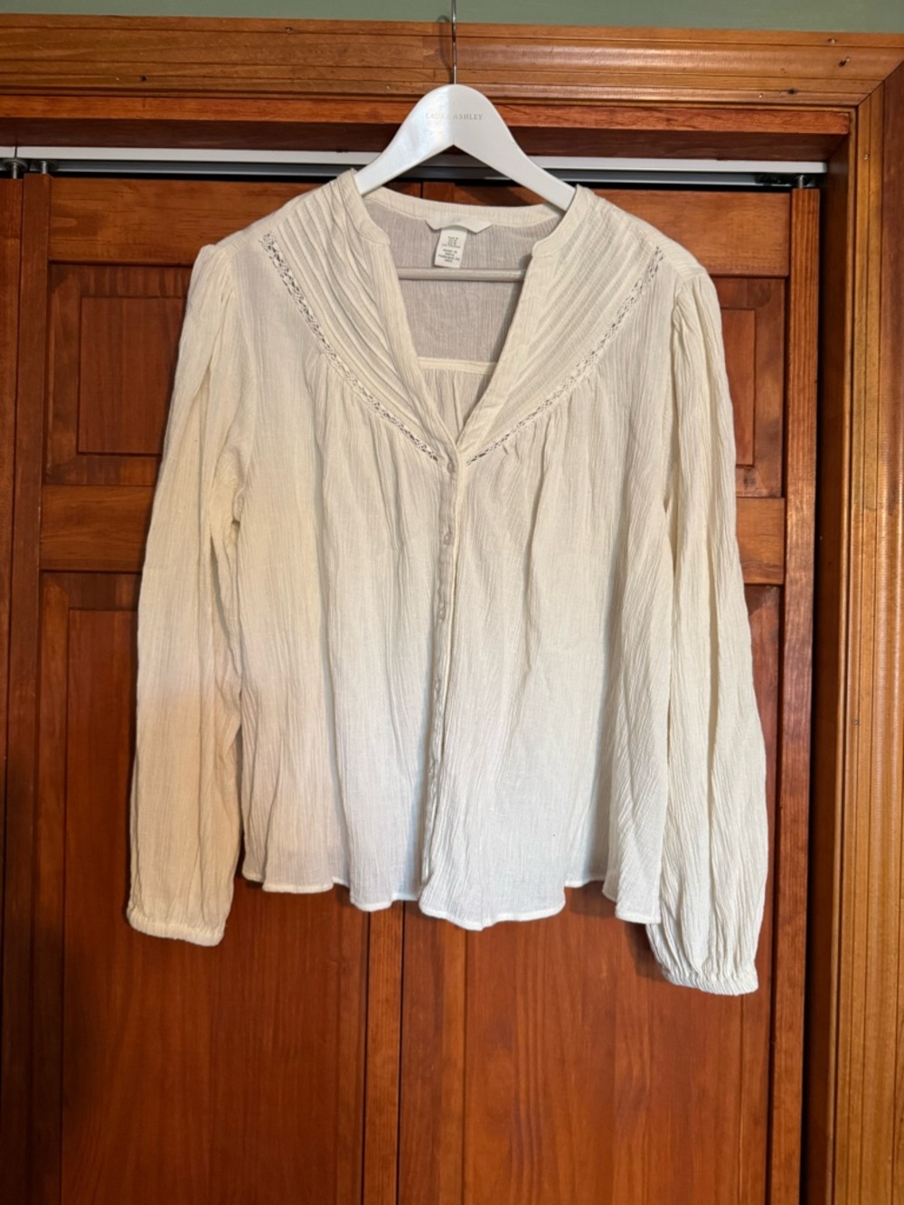 H&M Cream Lightweight Textured V-Neck Blouse